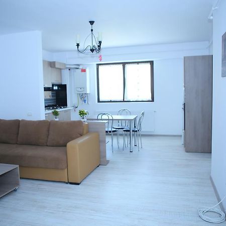 Rcc Apartaments Focşani Екстериор снимка